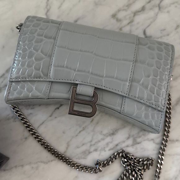 Balenciaga - Picture 1 of 4